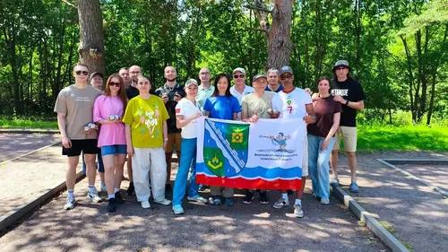 Фотография: (Турнир по петанку среди сотрудников и ветеранов Ленинградской АЭС)