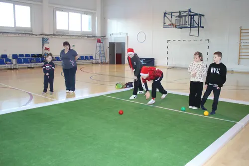 Фотография: (Турнир по бочче «Рождественский шар»)