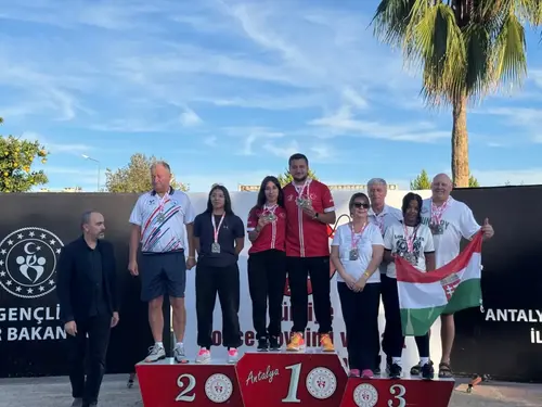 Фотография: (16-й международный турнир в Кемере по боулспорту)