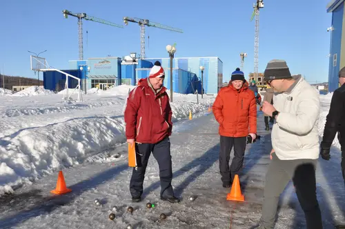 Фотография: (Турнир по петанку на 55-м Празднике Севера Кольского округа)