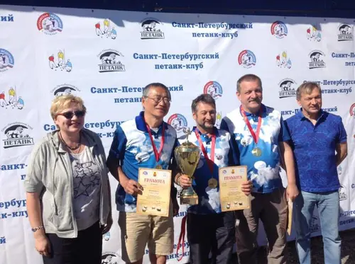 1 место в кубке А — команда ВДВ (Ли Александр, Судник Виктор, Давыдов Андрей). Награждение провели экс-мэр г.Петергофа, ныне депутат ЗАГС СПб Михаил Иванович Барышников и президент РФП Жанна Саркисова.