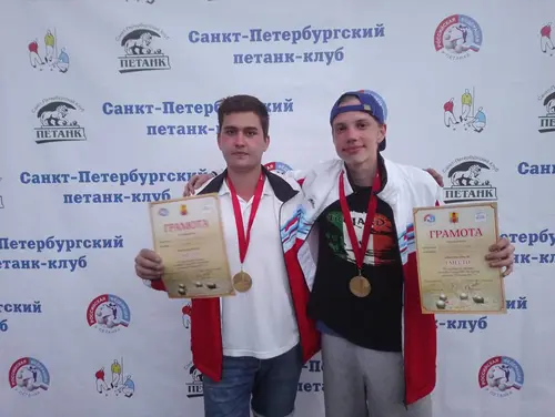 Первое место кубка Б — «ПоСтреЛята» (Артем Стрельчук, Никита Лямунов).